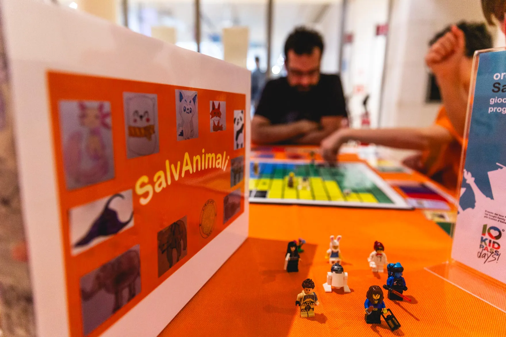 Laboratorio Kid Pass per famiglie al MUSE di Trento, durante il Tour Iconico